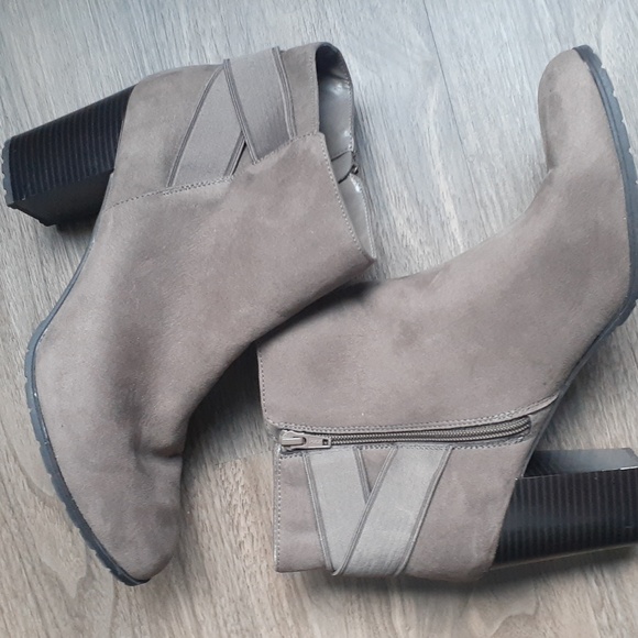 A New Day Boots - Picture 1 of 5
